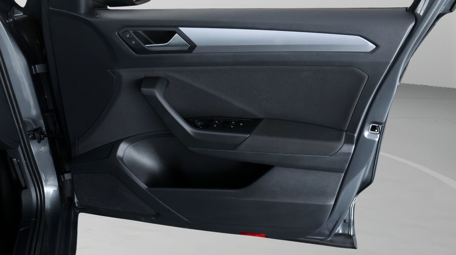 Used Volkswagen T-Roc 2023 for sale - 78049015: Photo 14