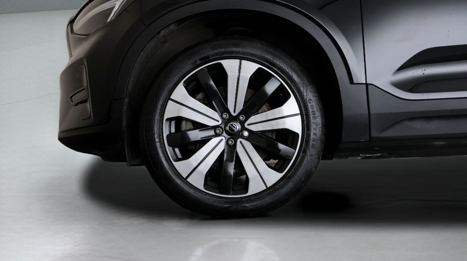 Used Volvo XC40 2023 for sale - 77622625: Photo 17