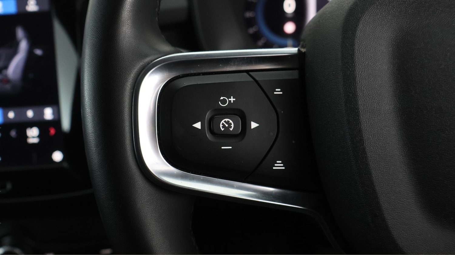 Used Volvo XC40 2023 for sale - 77622625: Photo 19