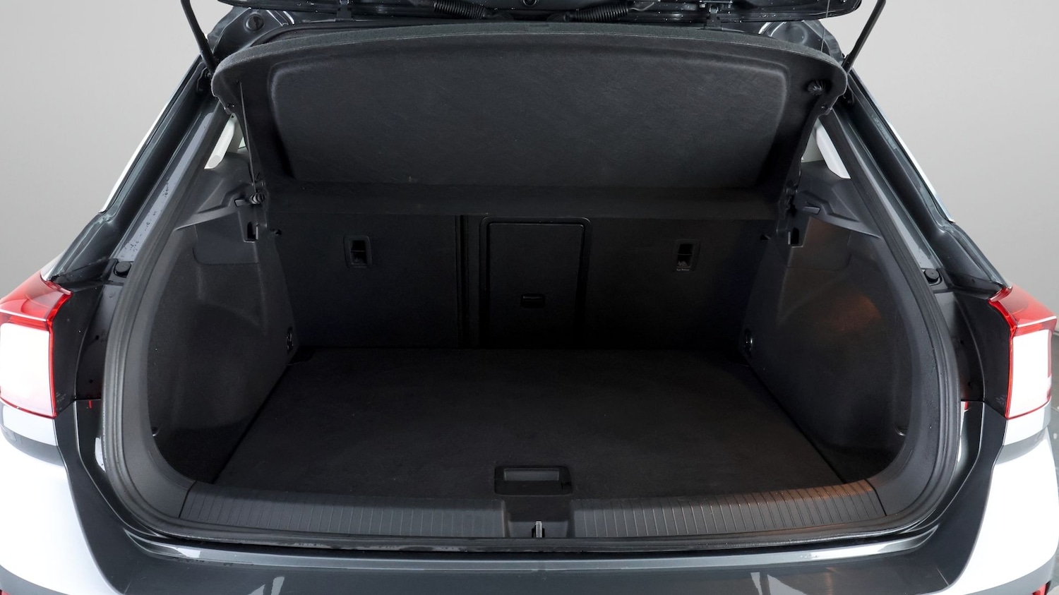 Used Volkswagen T-Roc 2023 for sale - 77822443: Photo 16