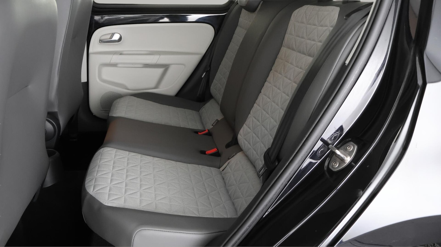 Used Volkswagen up! 2018 for sale - 76714845: Photo 15