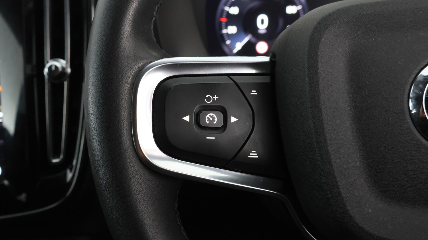 Used Volvo XC40 2022 for sale - 78152713: Photo 22