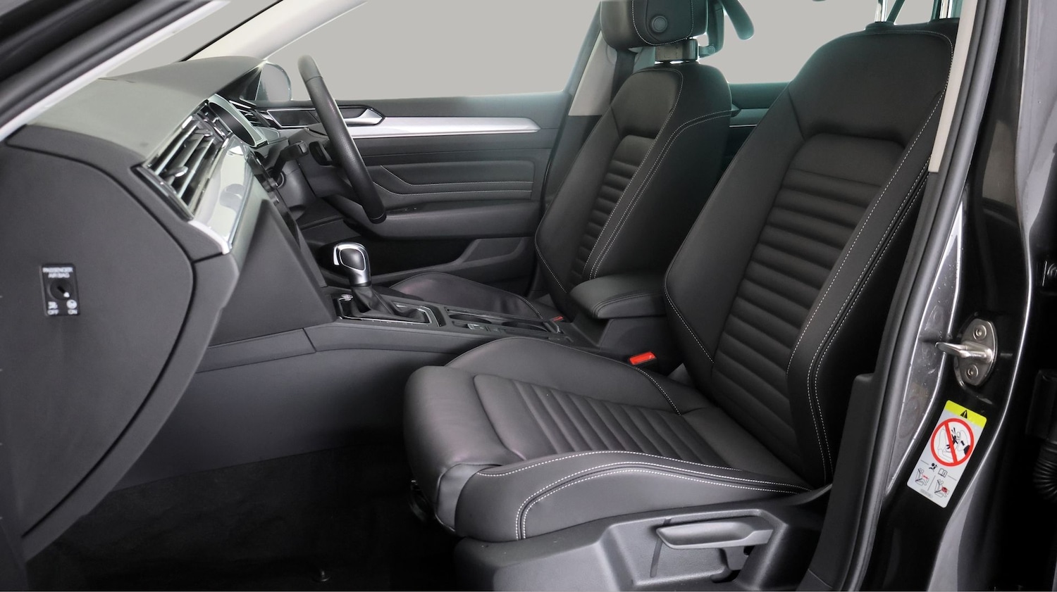 Used Volkswagen Passat 2023 for sale - 77314223: Photo 14