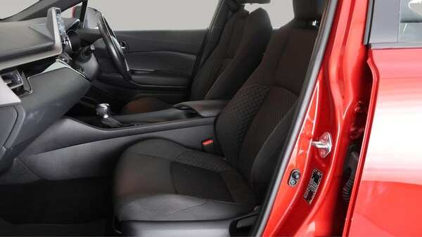 Used Toyota C-HR 2022 for sale - 76306856: Photo 14