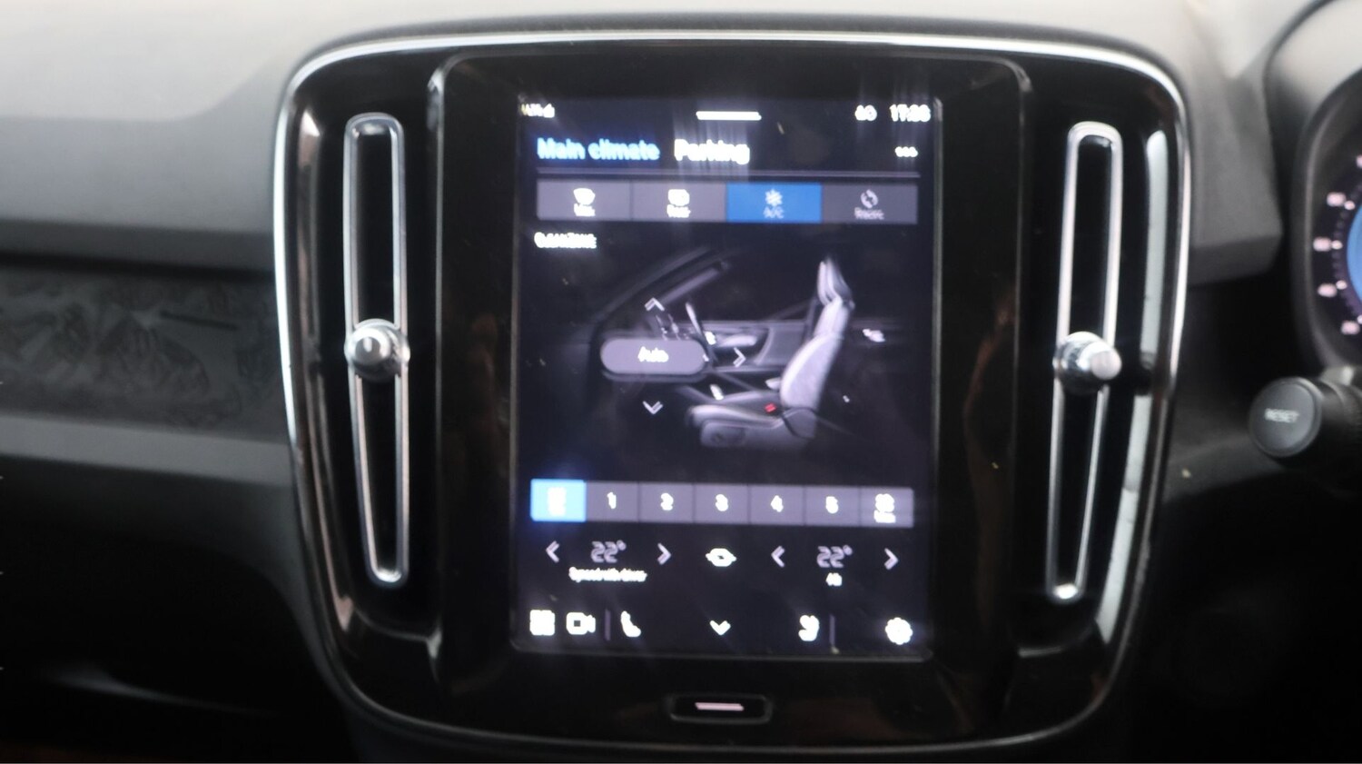 Used Volvo XC40 2022 for sale - 77233662: Photo 12