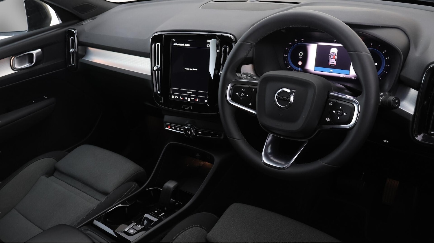 Used Volvo XC40 2023 for sale - 76714715: Photo 10