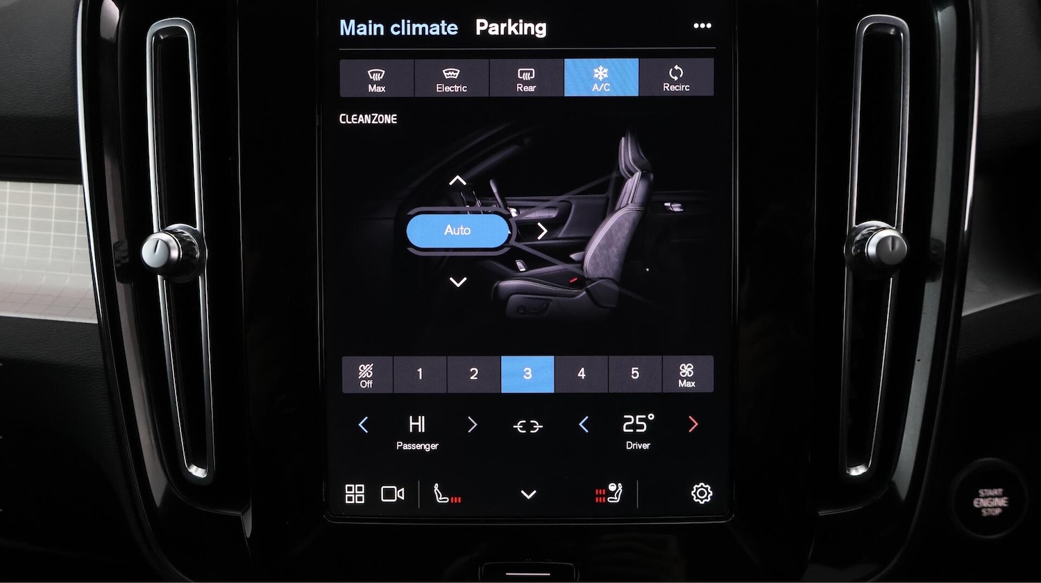 Used Volvo XC40 2023 for sale - 76714715: Photo 12