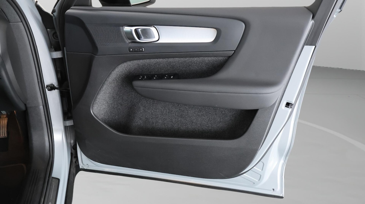 Used Volvo XC40 2023 for sale - 76714715: Photo 15