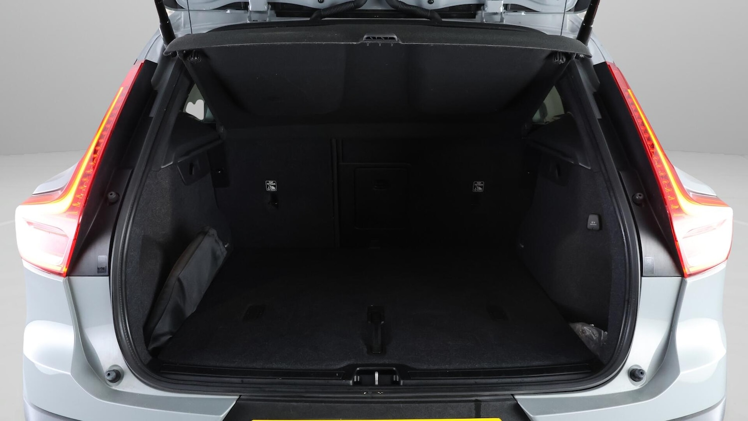 Used Volvo XC40 2023 for sale - 76714715: Photo 17