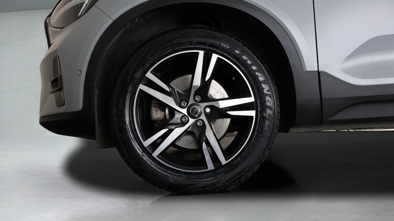 Used Volvo XC40 2023 for sale - 76714715: Photo 18