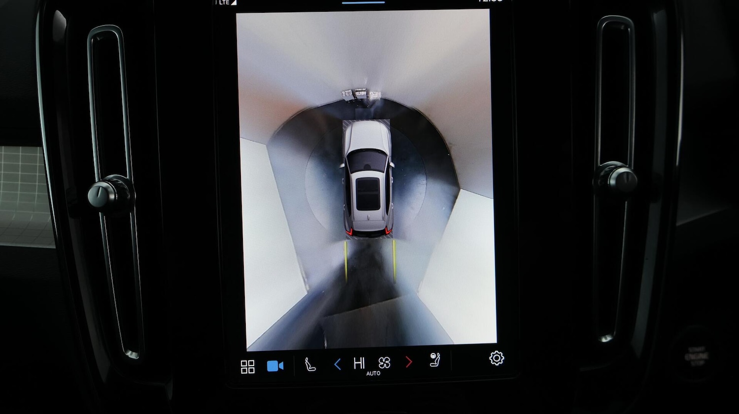 Used Volvo XC40 2023 for sale - 76714715: Photo 25