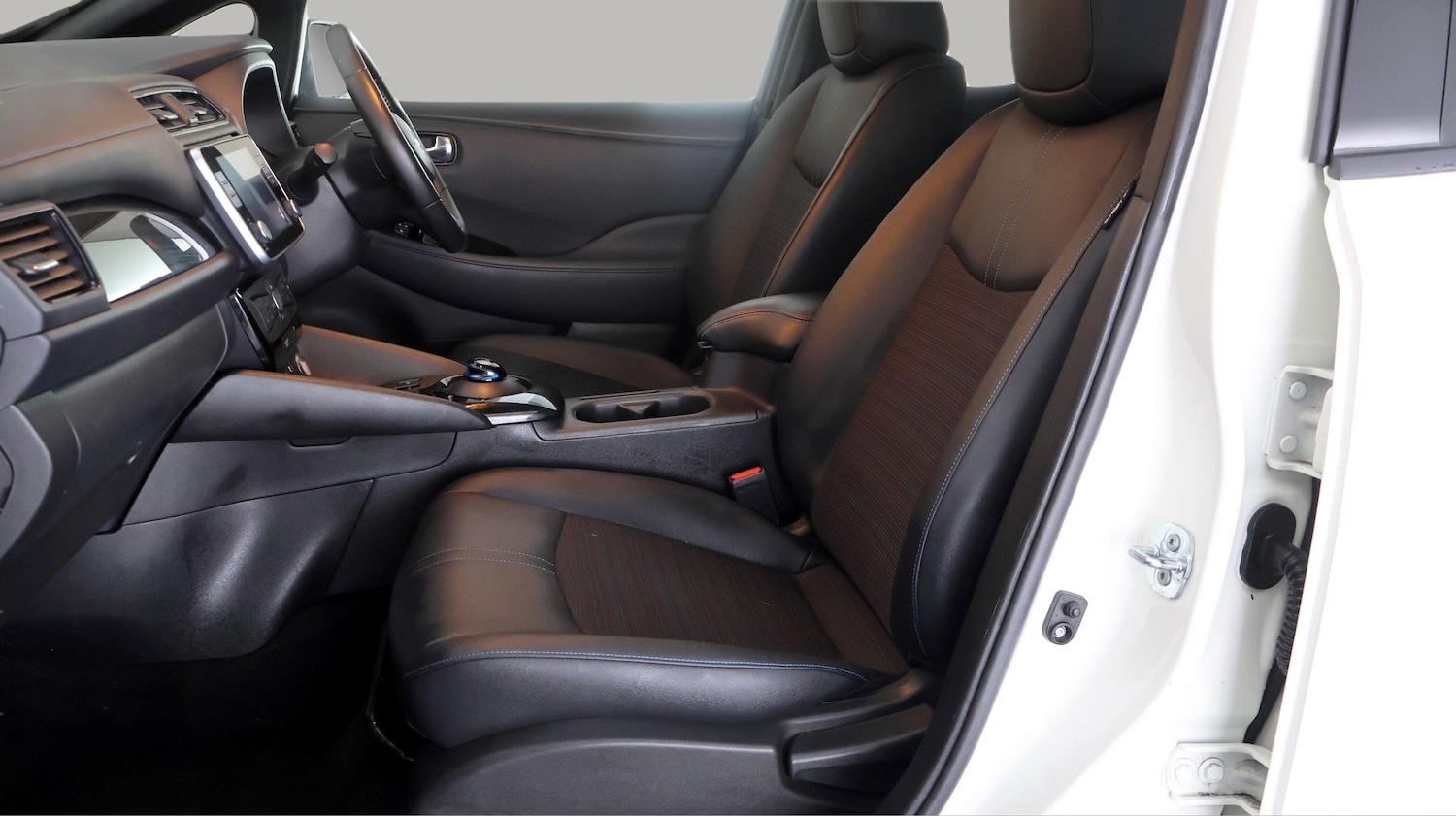 Used Nissan Leaf 2021 for sale - 77262085: Photo 14