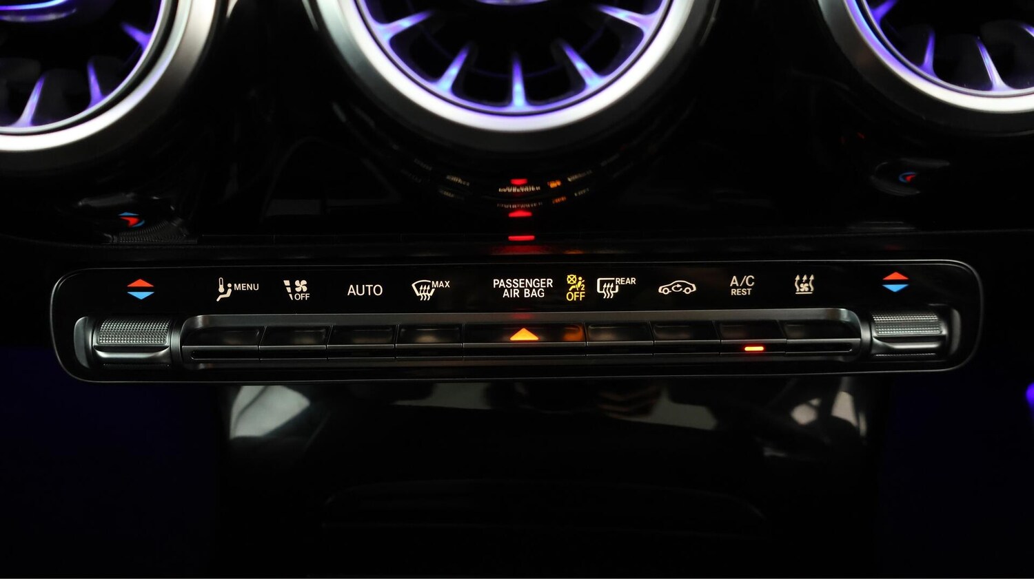 Used Mercedes-Benz CLA 2023 for sale - 76381308: Photo 12