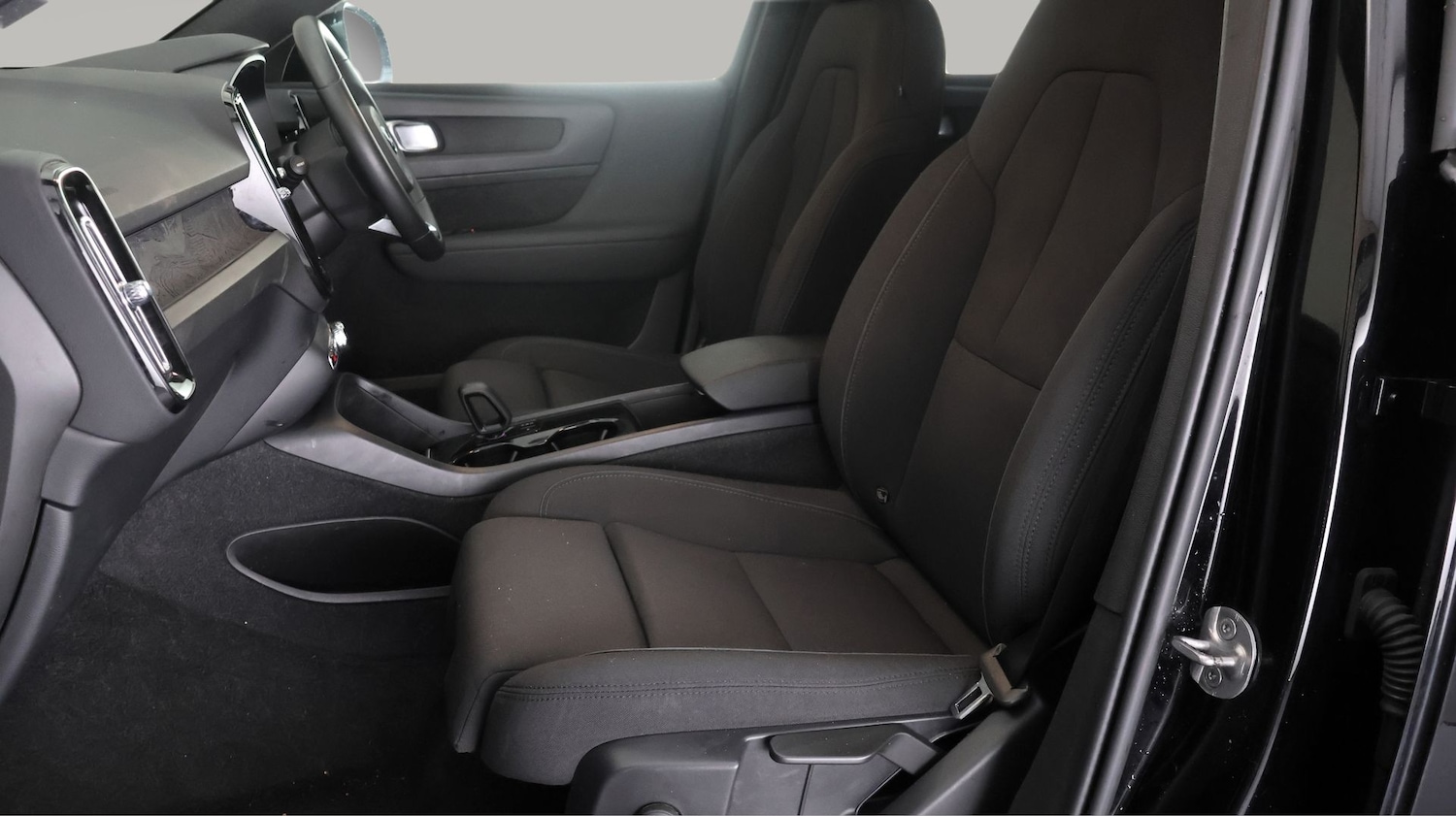 Used Volvo XC40 2023 for sale - 77694519: Photo 14