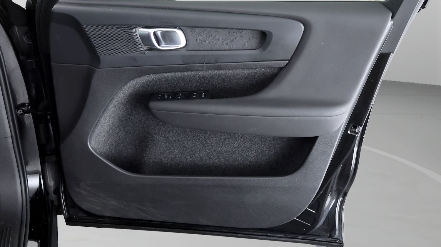 Used Volvo XC40 2023 for sale - 77694519: Photo 15