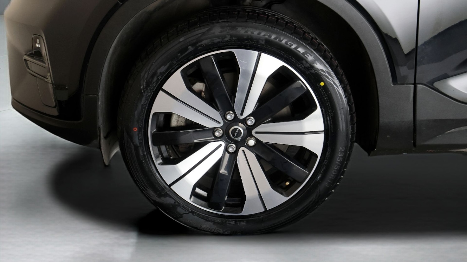 Used Volvo XC40 2023 for sale - 77694519: Photo 18