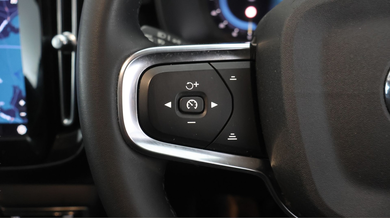 Used Volvo XC40 2023 for sale - 77694519: Photo 24