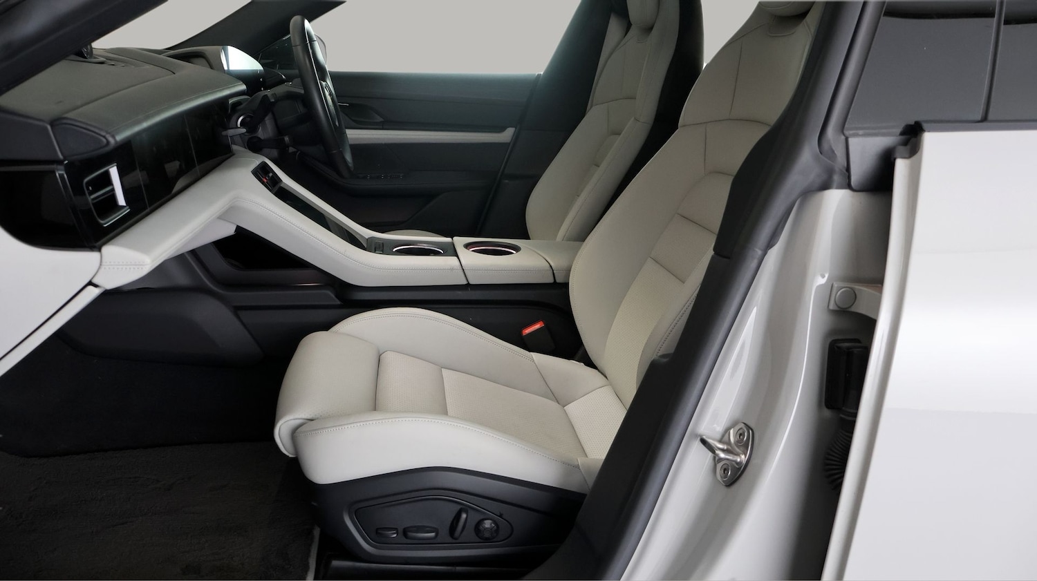 Used Porsche Taycan for sale - 78112324: Photo 13