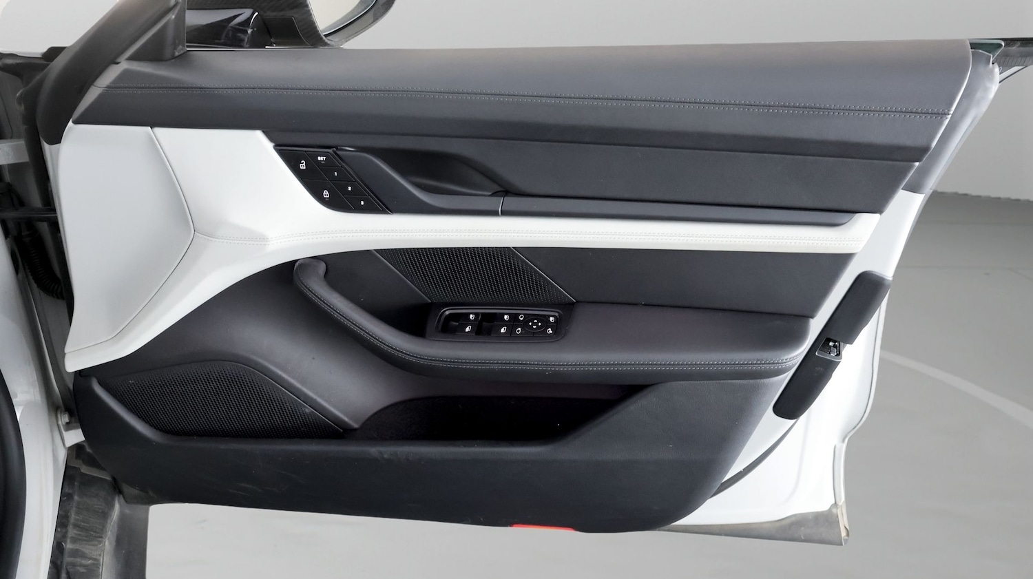 Used Porsche Taycan for sale - 78112324: Photo 14