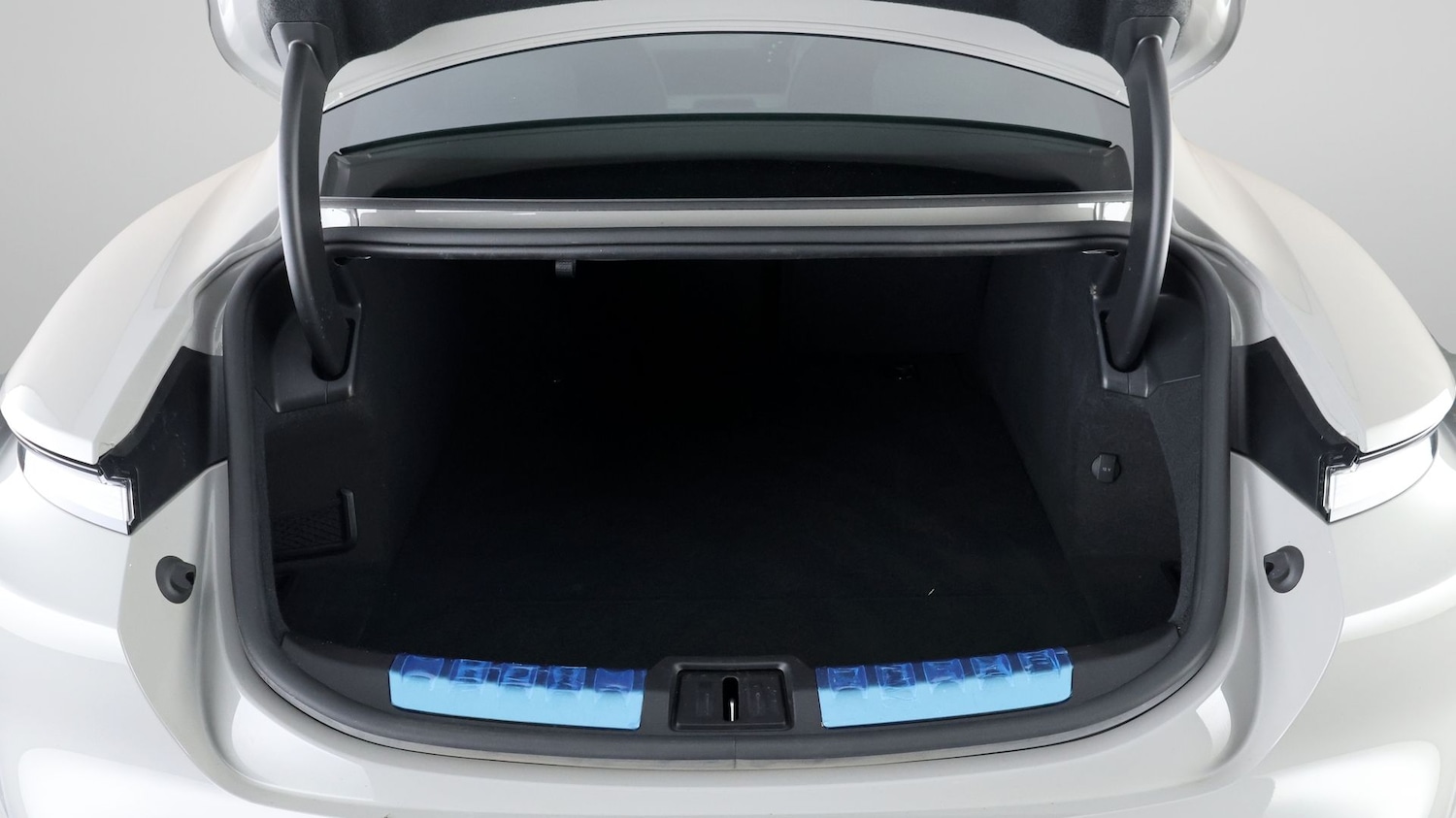 Used Porsche Taycan for sale - 78112324: Photo 16