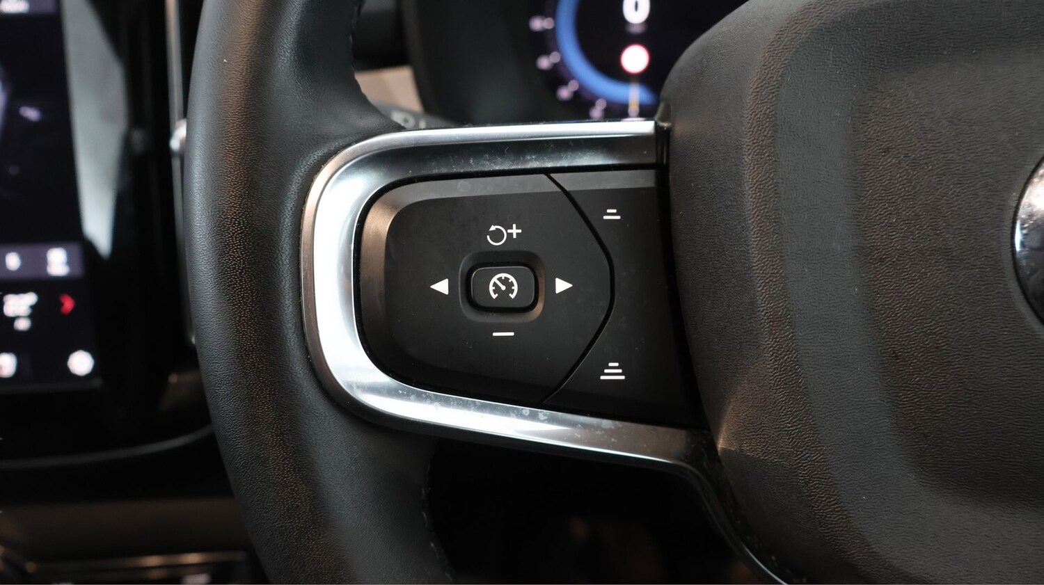 Used Volvo XC40 2022 for sale - 77181814: Photo 23