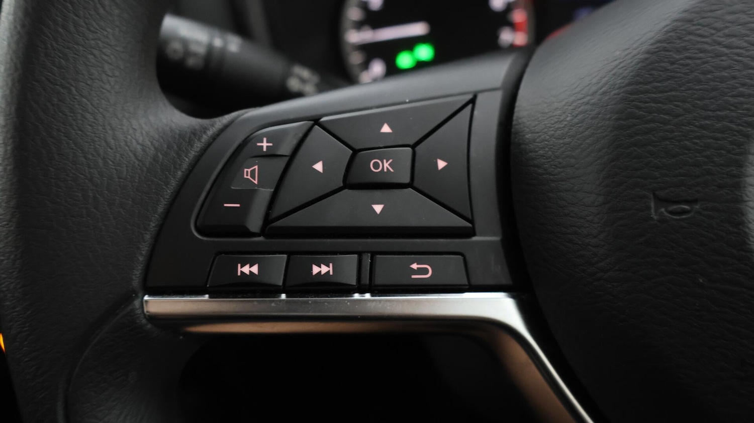 Used Nissan Juke 2023 for sale - 76715286: Photo 23