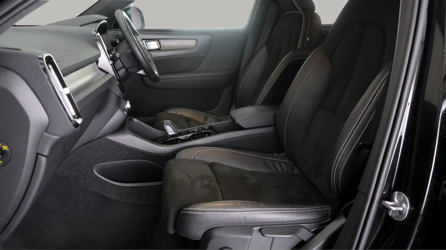 Used Volvo XC40 2022 for sale - 77689489: Photo 14