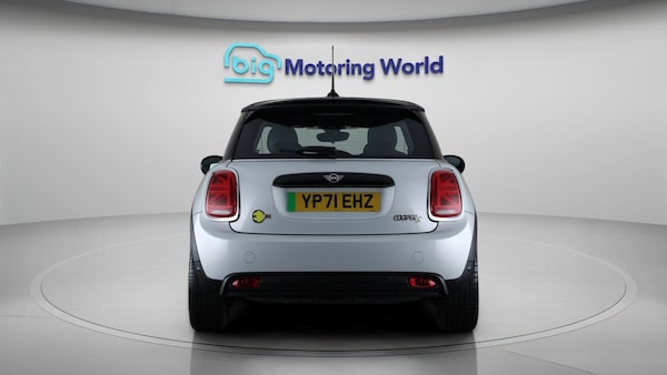 Used MINI Electric Hatch 2021 for sale - 76179504: Photo 6