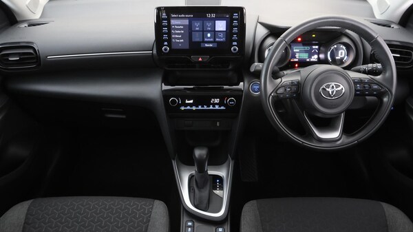 Used Toyota Yaris Cross 2022 for sale - 76282682: Photo 12