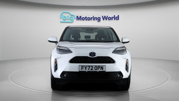 Used Toyota Yaris Cross 2022 for sale - 76282682: Photo 2