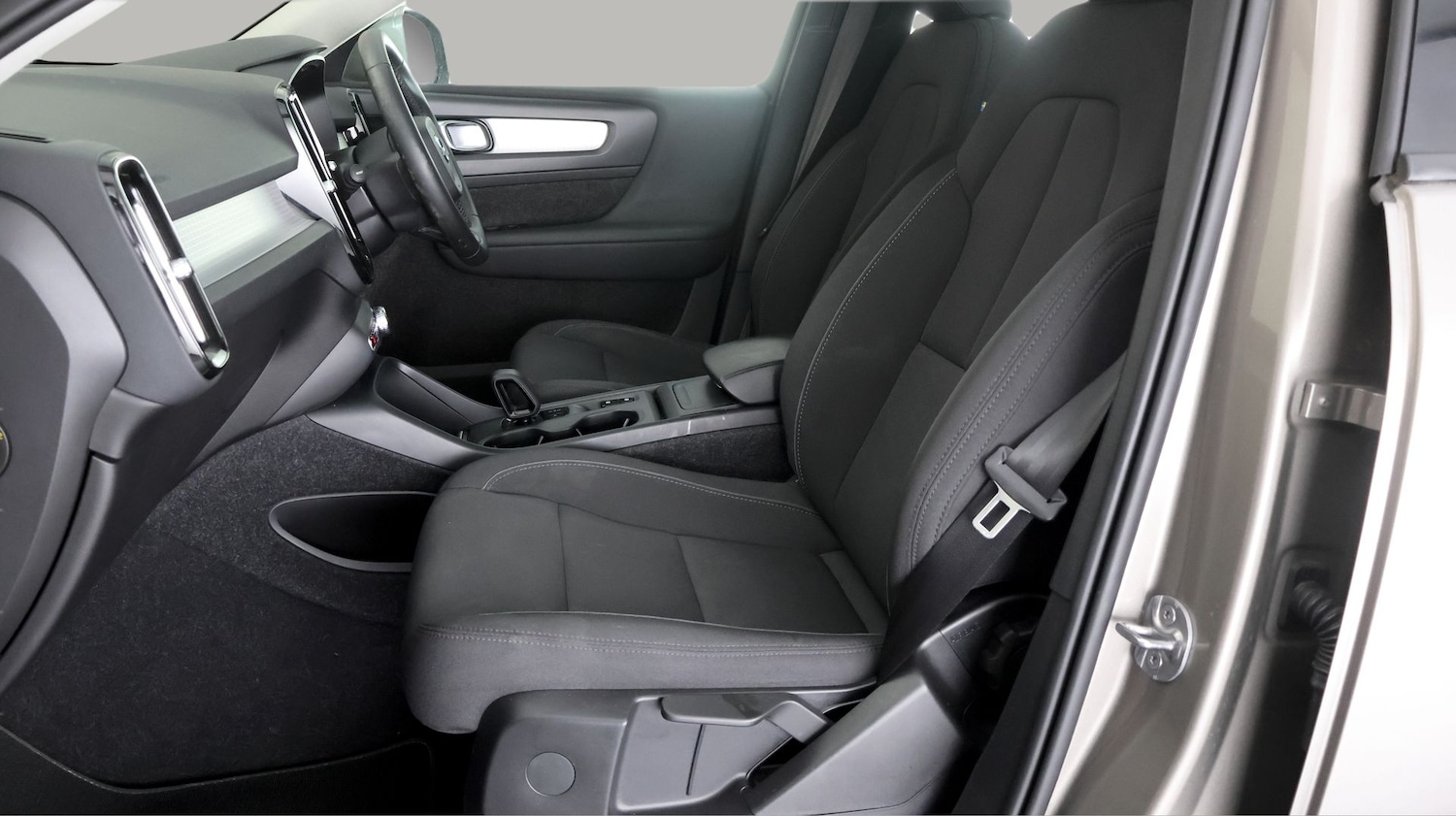 Used Volvo XC40 2022 for sale - 78220602: Photo 13