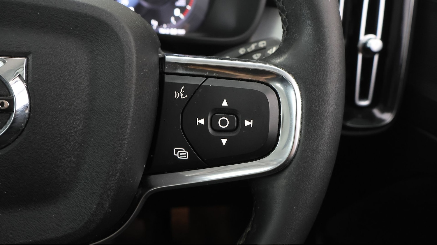 Used Volvo XC40 2022 for sale - 78220602: Photo 19