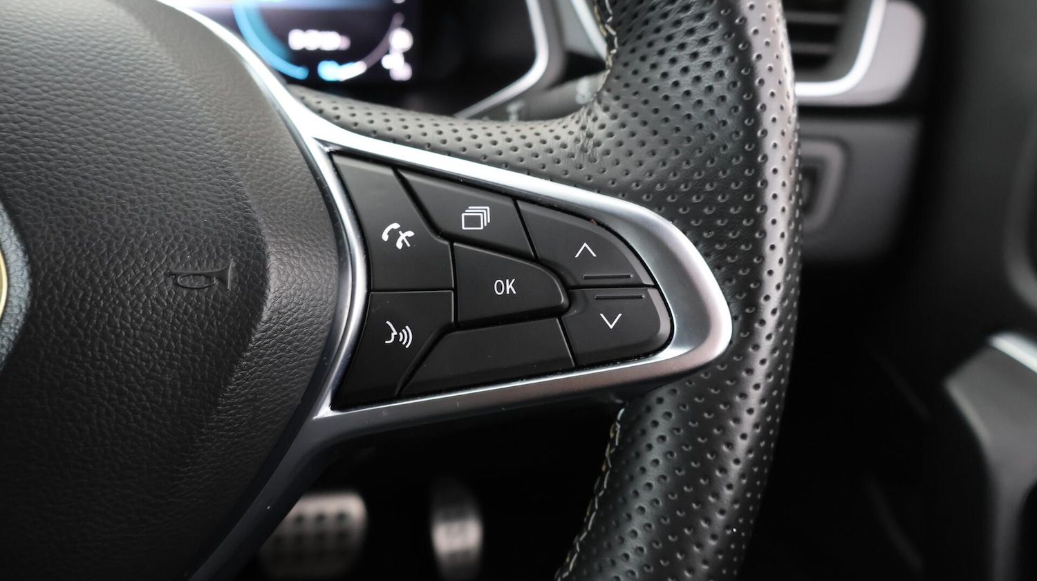 Used Renault Captur 2023 for sale - 76424036: Photo 23