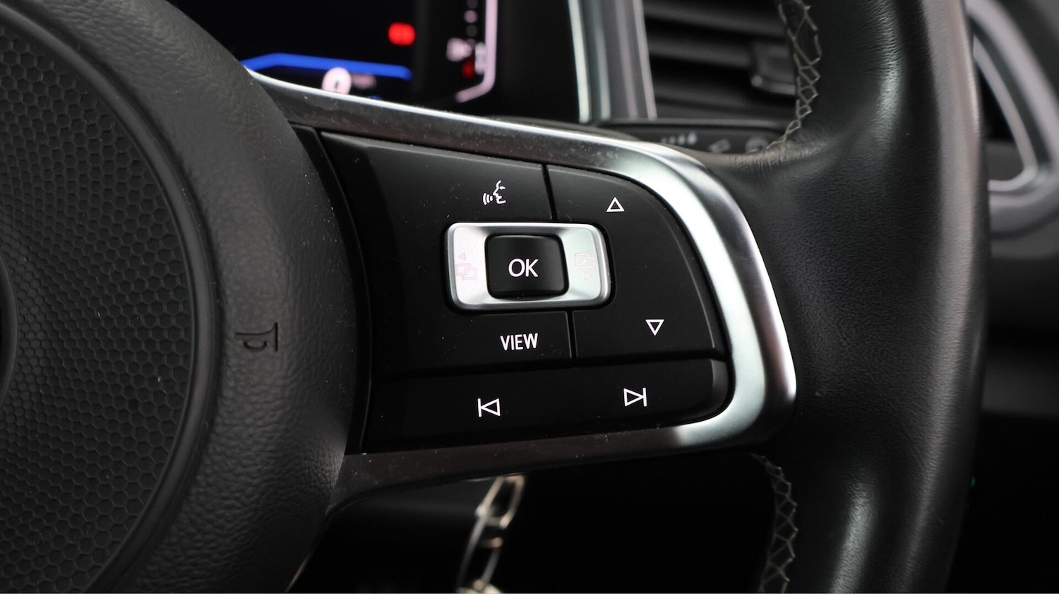 Used Volkswagen T-Roc 2020 for sale - 76473579: Photo 26