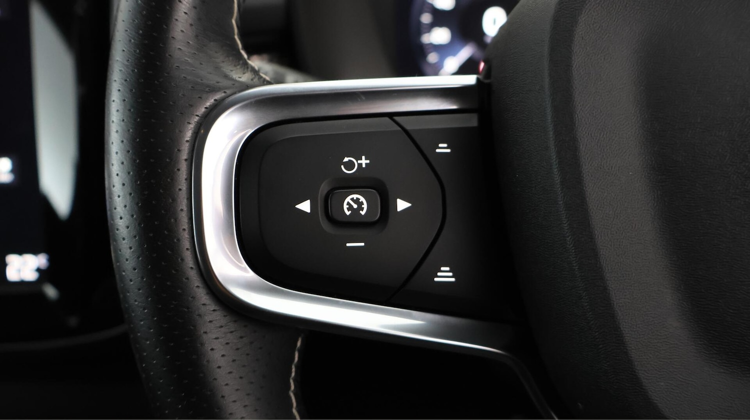 Used Volvo XC40 2020 for sale - 76484861: Photo 24