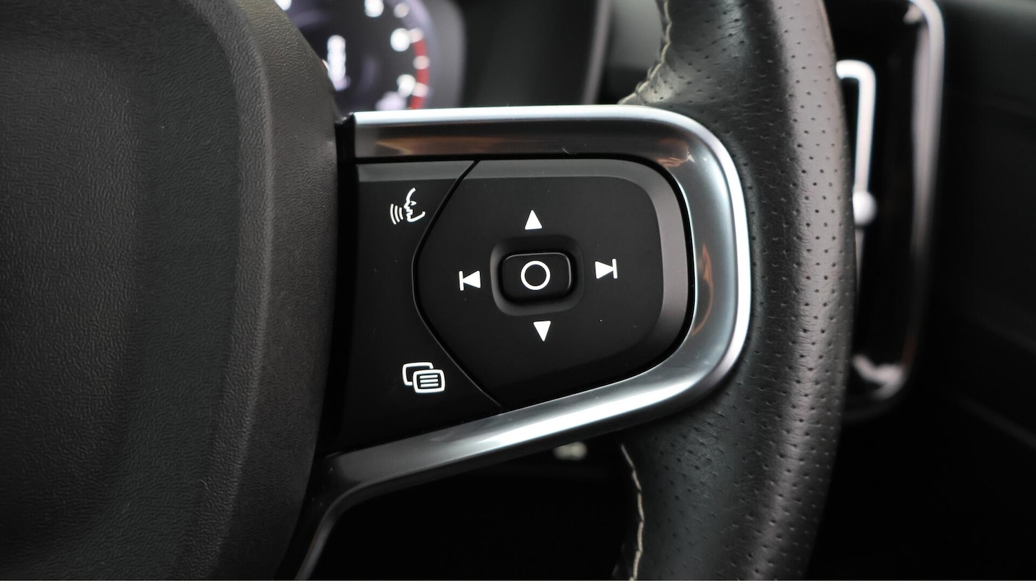 Used Volvo XC40 2020 for sale - 76484861: Photo 25