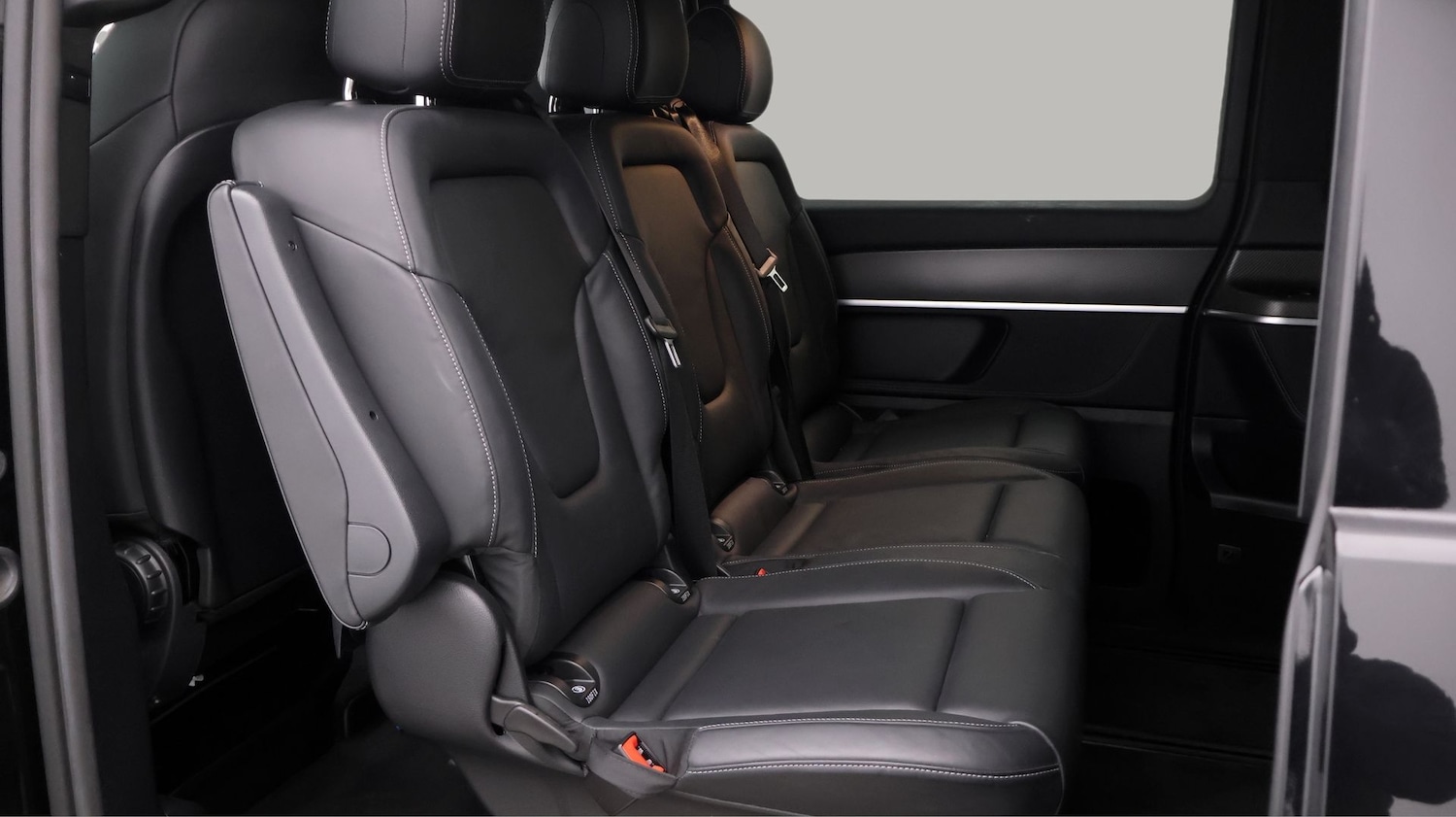 Used Mercedes-Benz V-Class 2023 for sale - 77432452: Photo 16