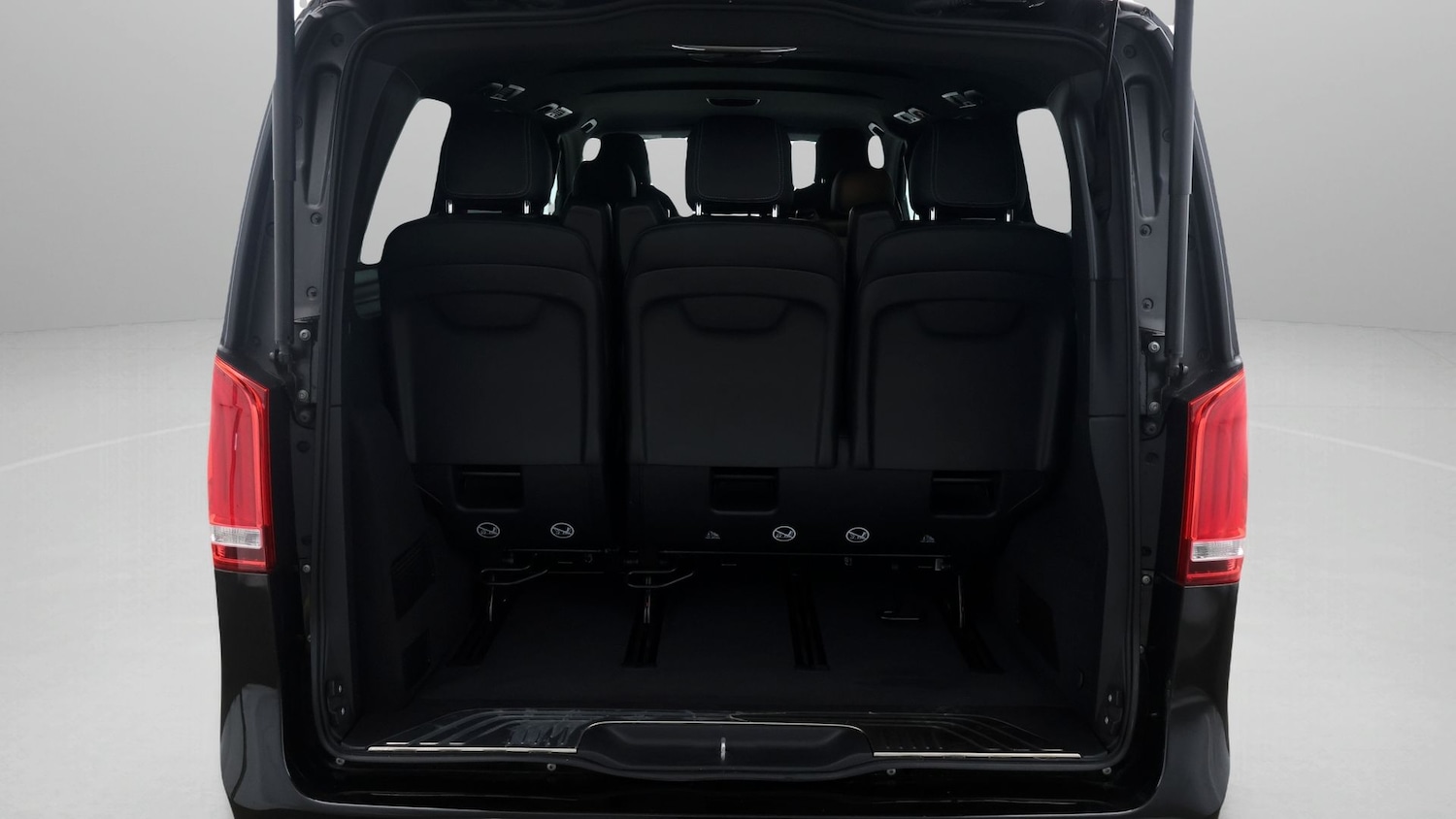 Used Mercedes-Benz V-Class 2023 for sale - 77432452: Photo 21