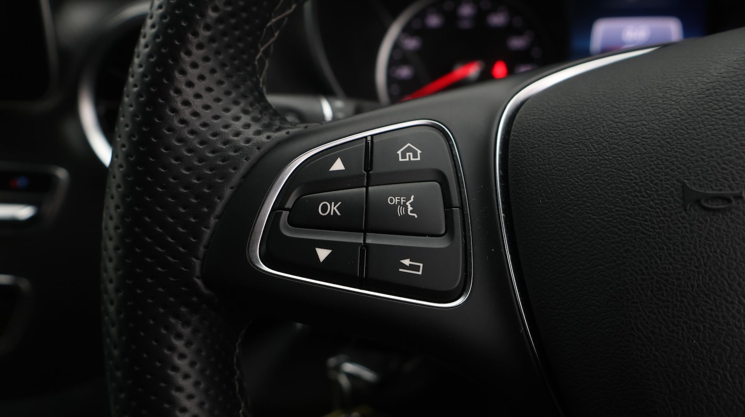 Used Mercedes-Benz V-Class 2023 for sale - 77432452: Photo 25