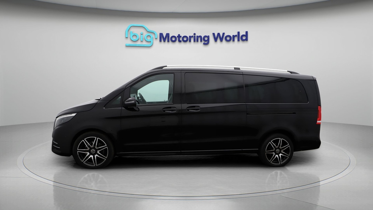 Used Mercedes-Benz V-Class 2023 for sale - 77432452: Photo 4