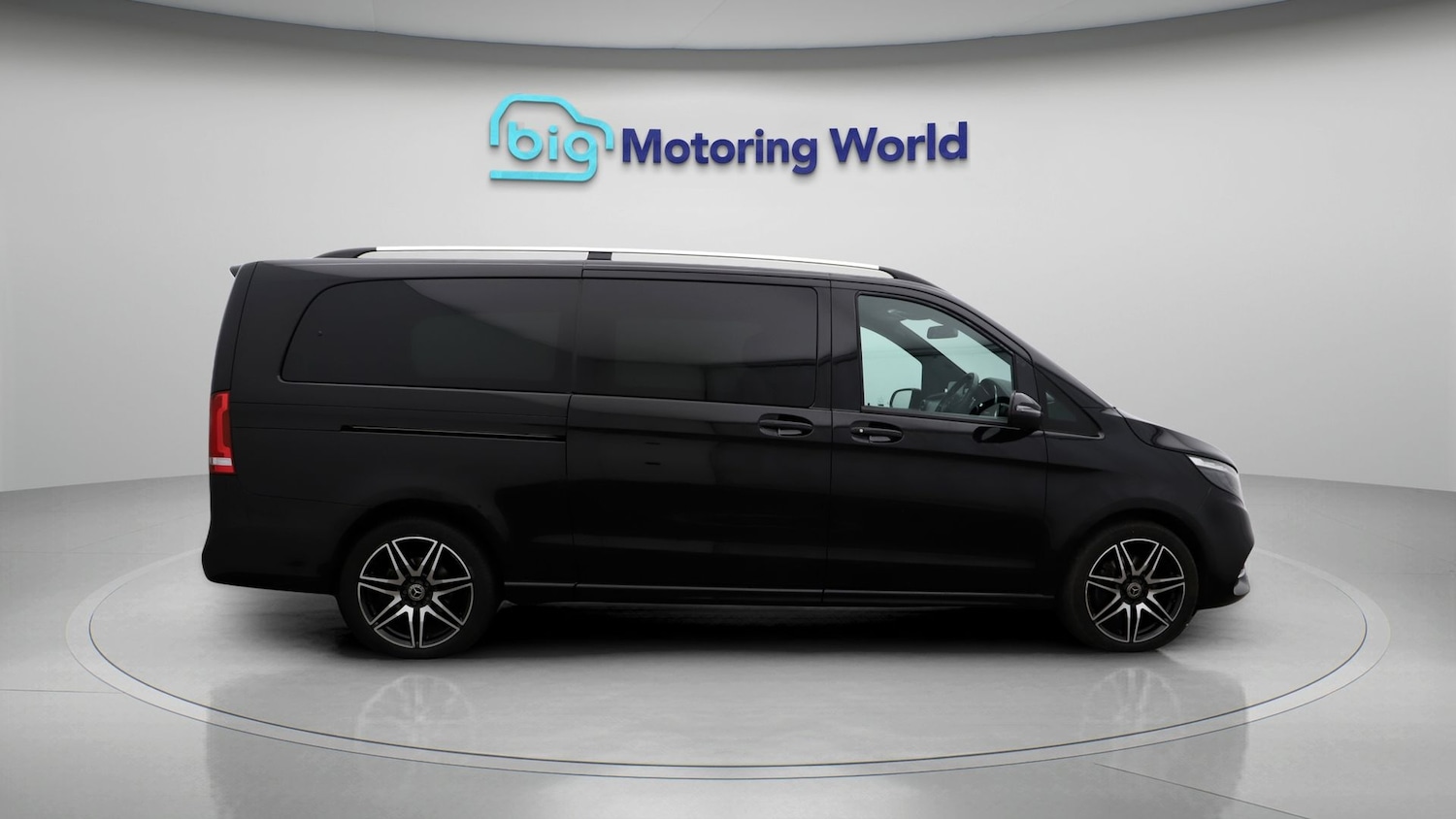 Used Mercedes-Benz V-Class 2023 for sale - 77432452: Photo 8