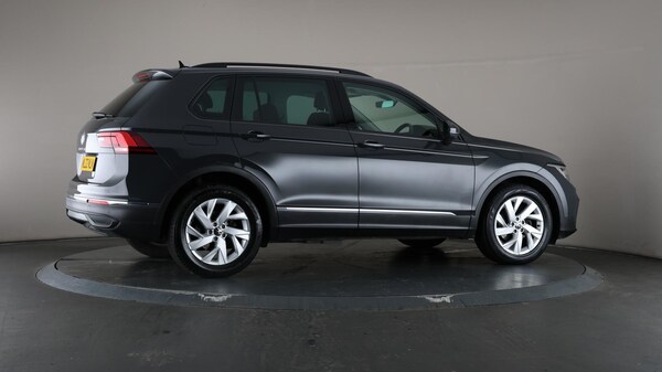 Used Volkswagen Tiguan 2022 for sale - 75588302: Photo 63