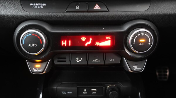 Used Kia Stonic 2019 for sale - 76314653: Photo 13