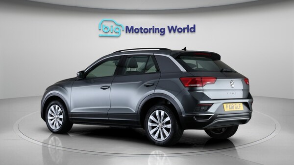 Used Volkswagen T-Roc 2018 for sale - 76307579: Photo 6