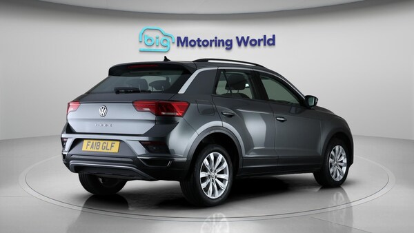 Used Volkswagen T-Roc 2018 for sale - 76307579: Photo 8