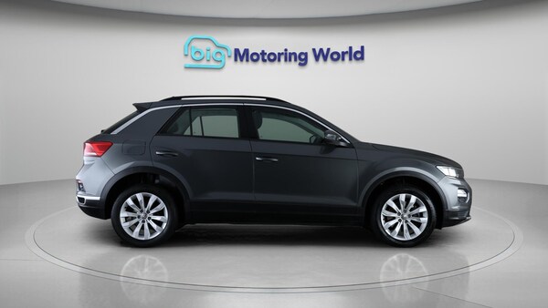 Used Volkswagen T-Roc 2018 for sale - 76307579: Photo 9