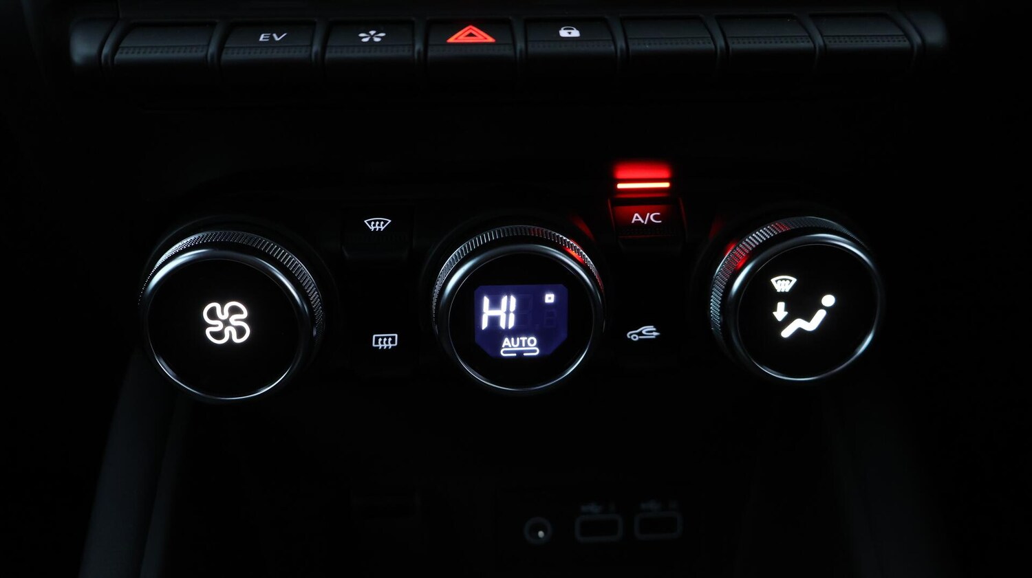 Used Renault Captur 2023 for sale - 76432603: Photo 13