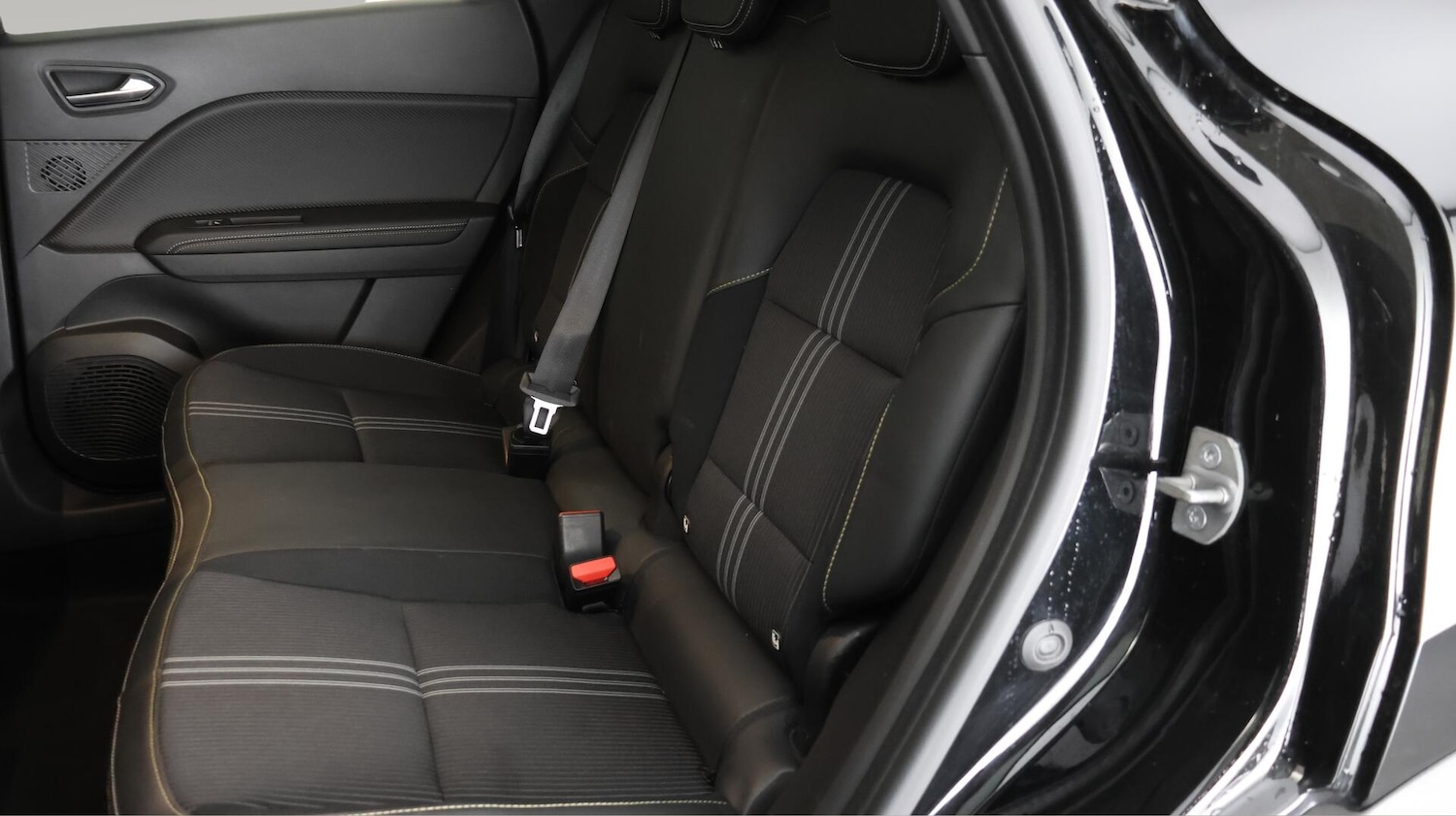 Used Renault Captur 2023 for sale - 76432603: Photo 17