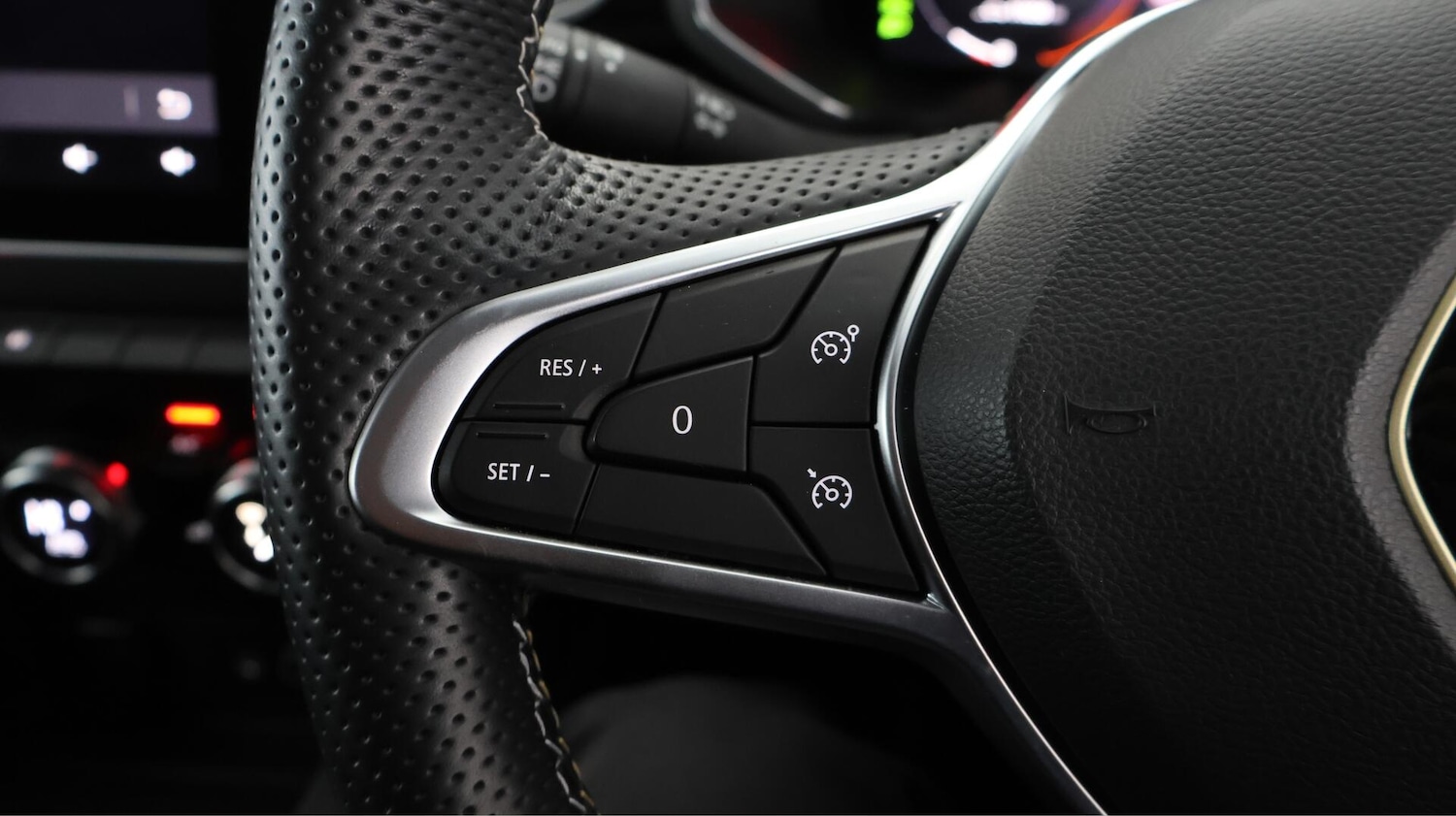 Used Renault Captur 2023 for sale - 76432603: Photo 22