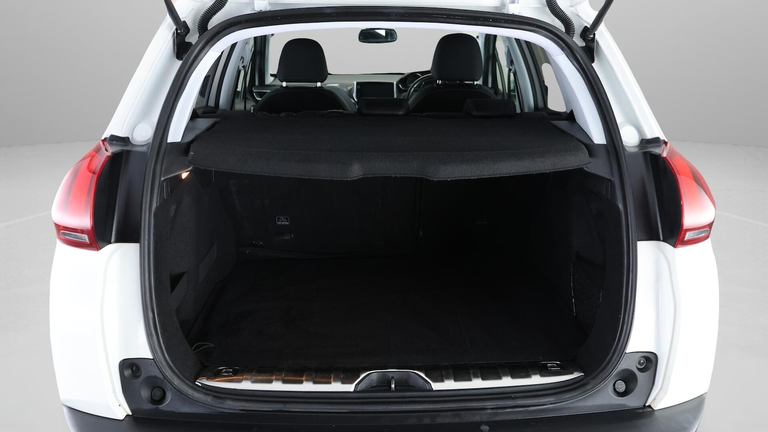 Used Peugeot 2008 2018 for sale - 76612793: Photo 17